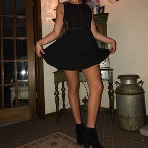 Beautiful Black Dress!